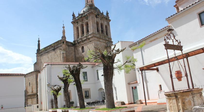 Sumaiya El Palacio Coria Exteriör bild